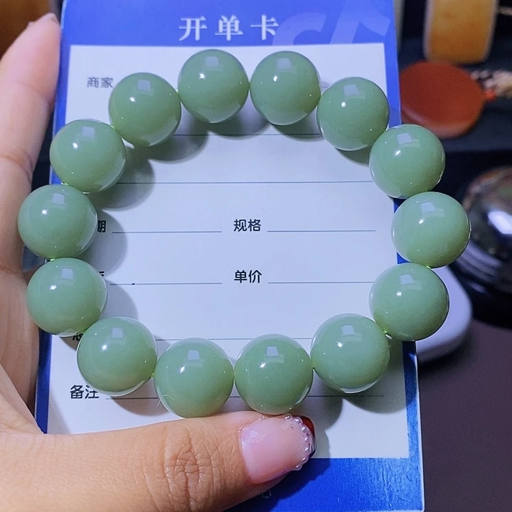 和田玉颈饰未镶嵌无*者