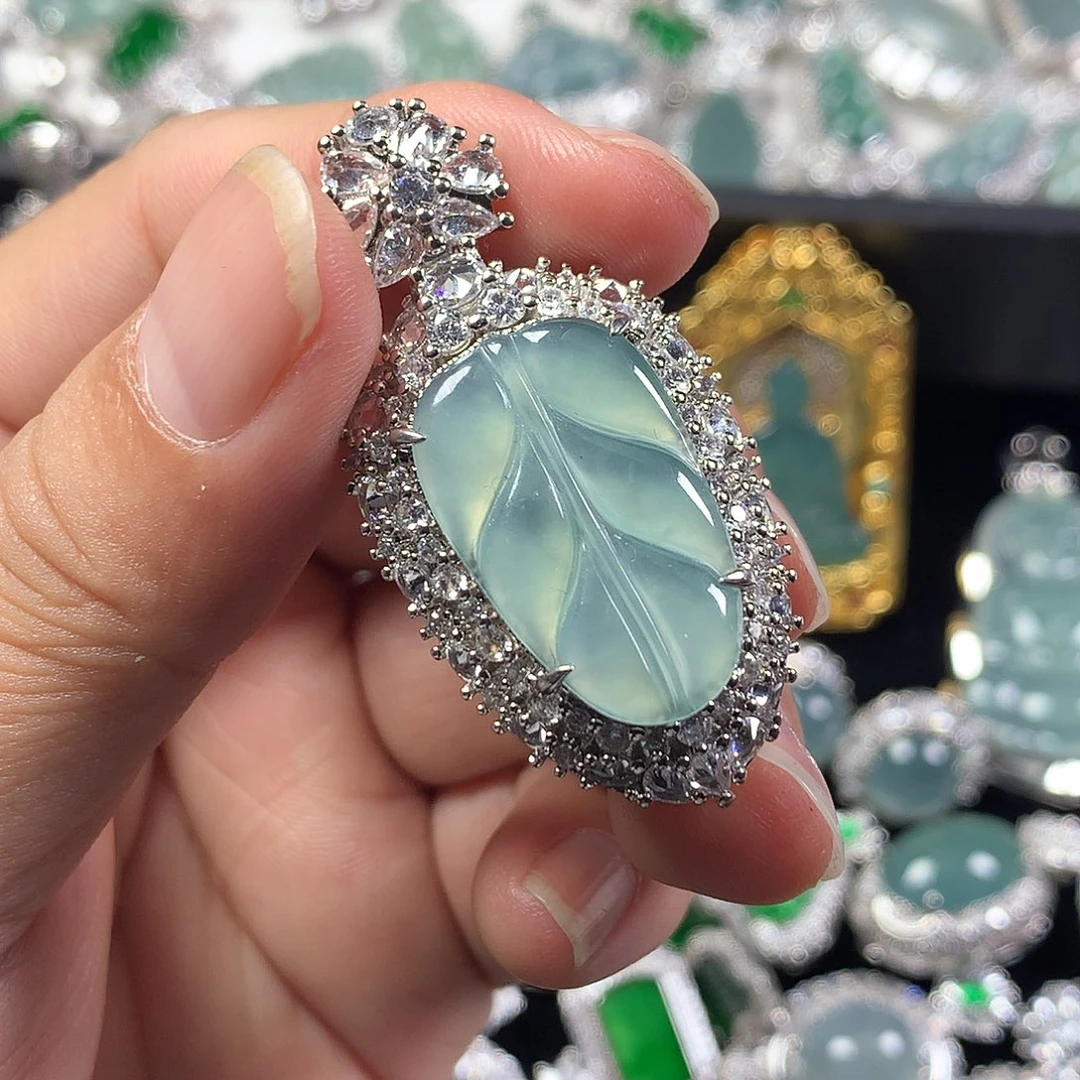 翡翠未镶嵌吊坠(不含链)