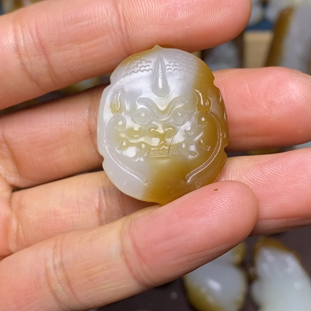 和田玉（糖玉）未镶嵌颈饰