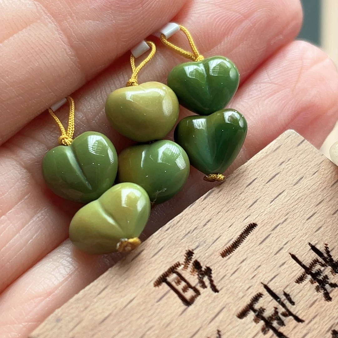 未镶嵌绿松石颈饰