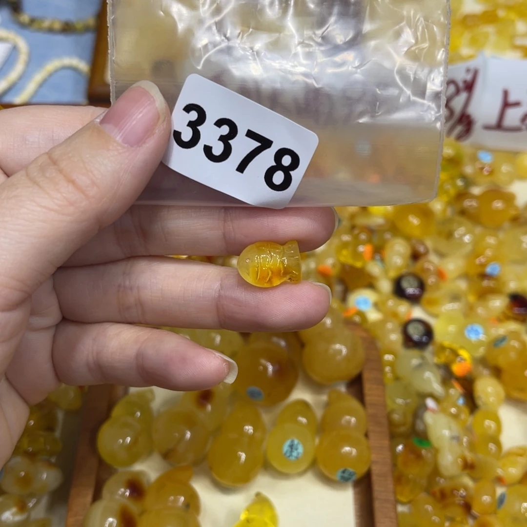 琥珀珠宝奇石未镶嵌