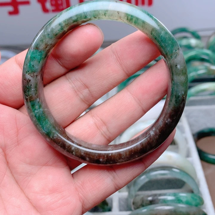 独山玉未镶嵌手镯59