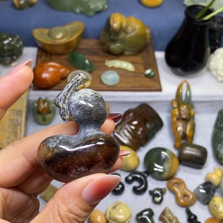 岫岩河磨玉（透闪石质玉）未镶嵌把件