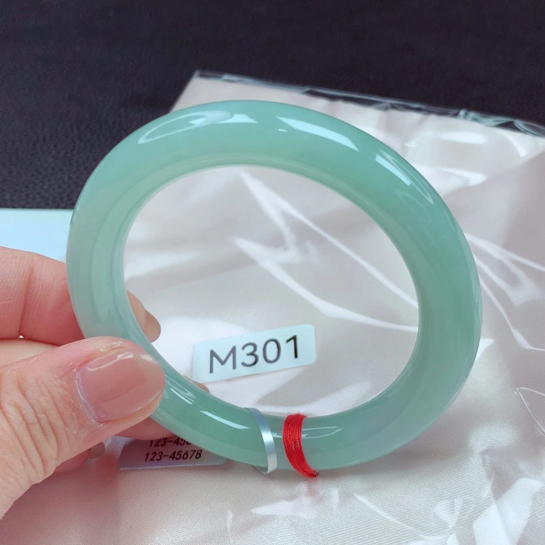 翡翠手镯未镶嵌手镯88