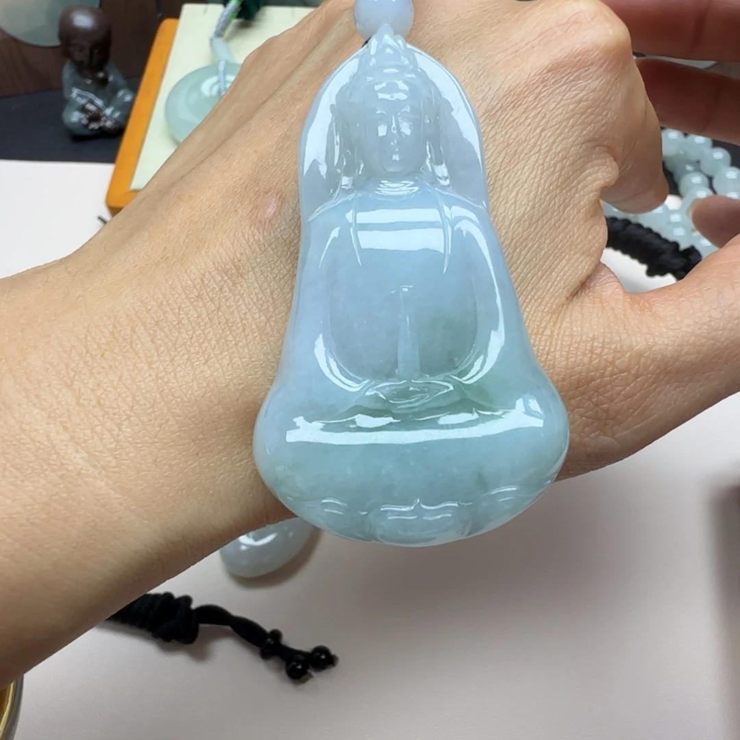 翡翠未镶嵌颈饰素衣
