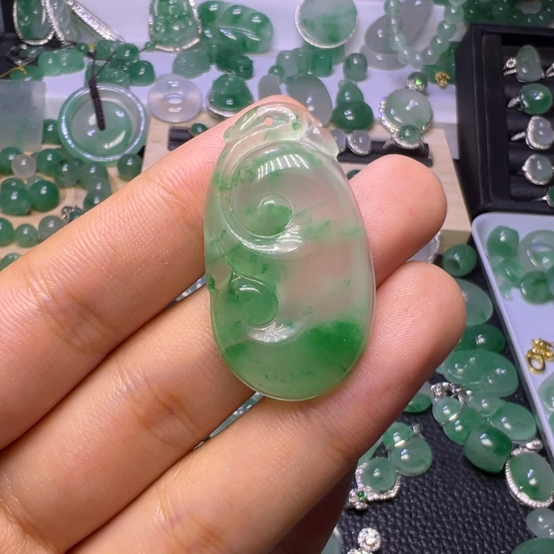 石英质玉（非洲翠）未镶嵌颈饰