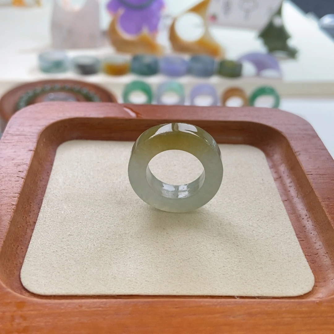 未镶嵌定制翡翠冰秋香黄