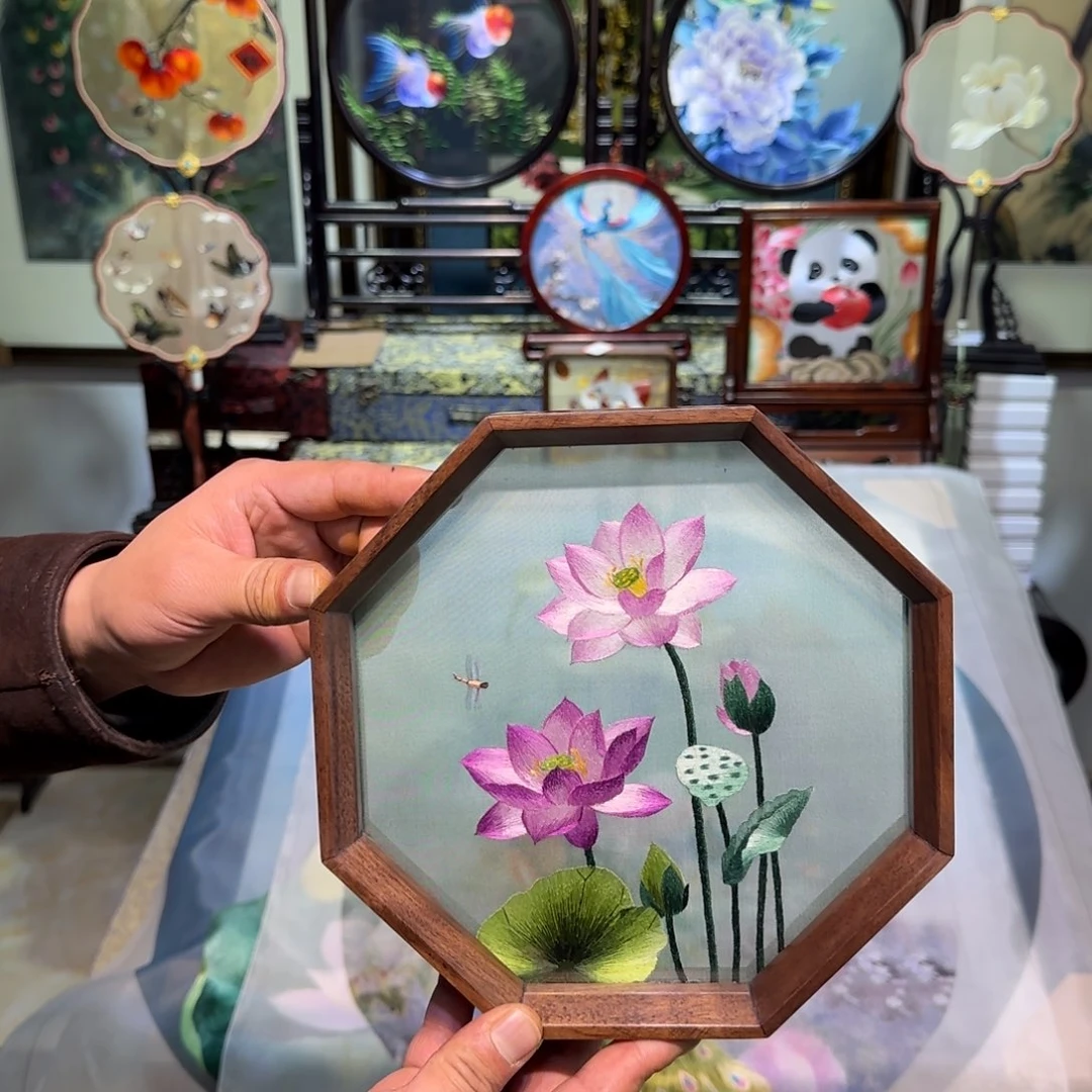 刺绣刺绣工艺精湛