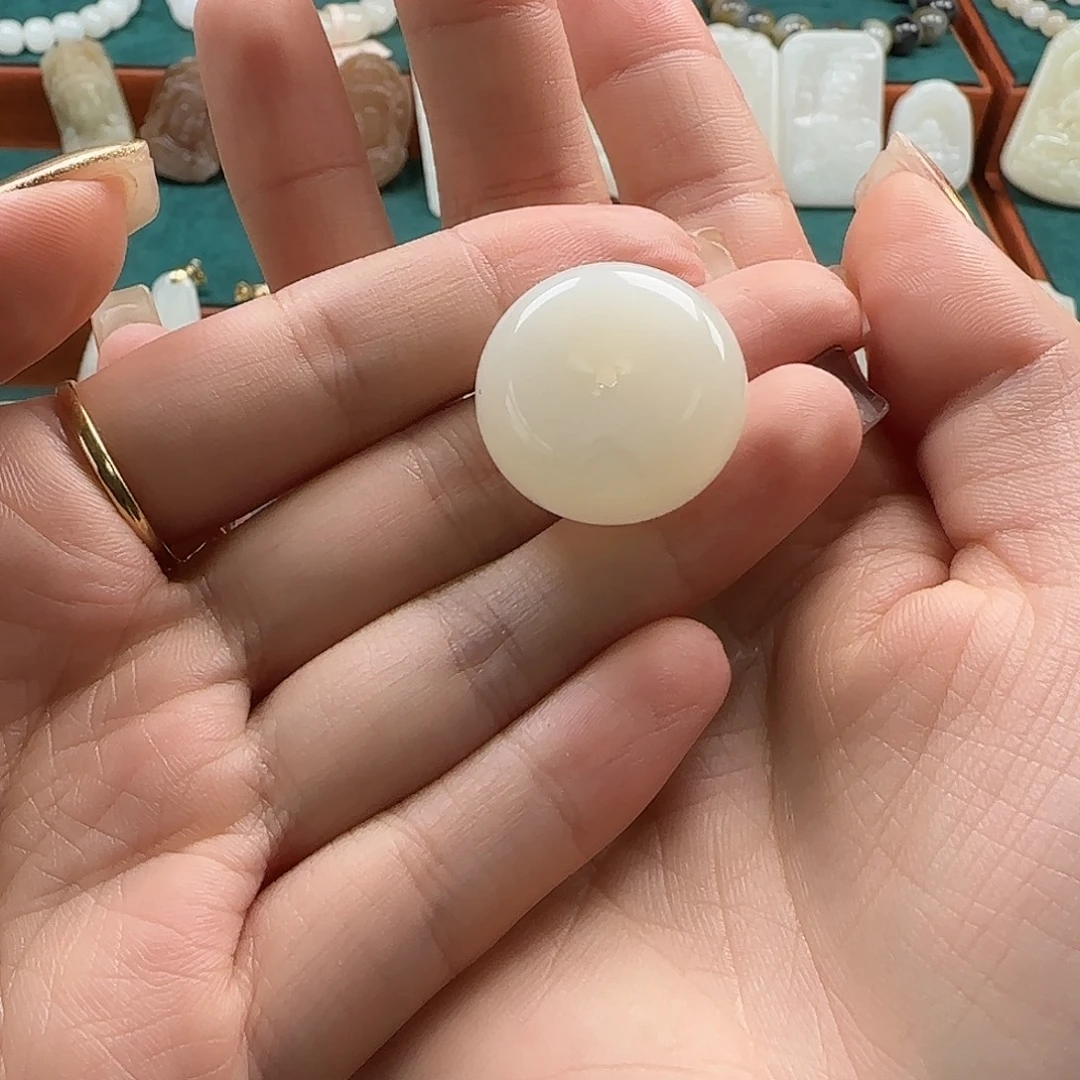 和田玉（糖玉）未镶嵌颈饰