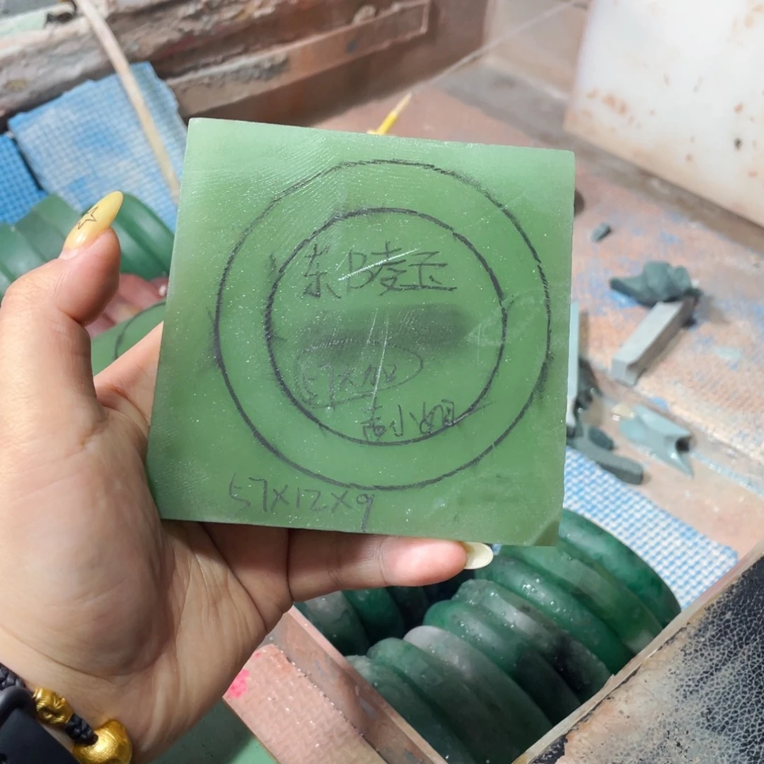 茜***冬定制石英质玉定制加工