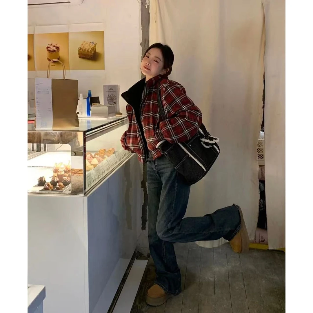 徐秋阳 红色格子 新年氛围感红色格子短款羽绒服外套