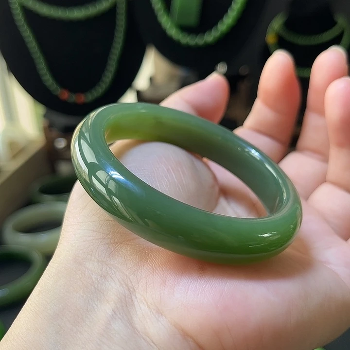 未镶嵌手镯和田玉（碧玉）