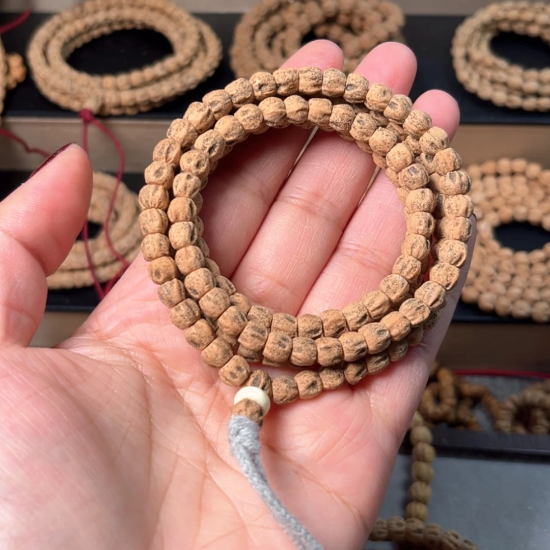 【闪购商品】柏香籽/百香籽吊坠阿****尼A079