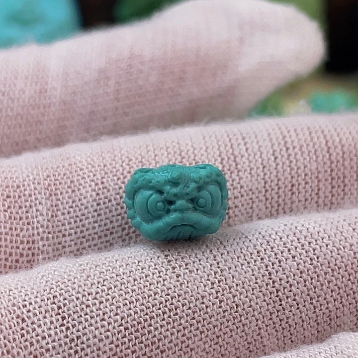 绿松石未镶嵌原矿