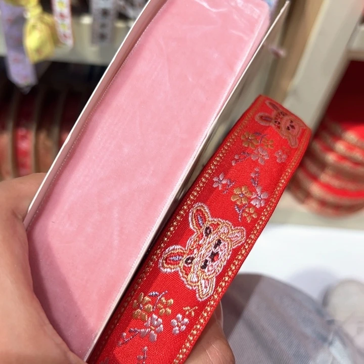 花边织带装饰设计