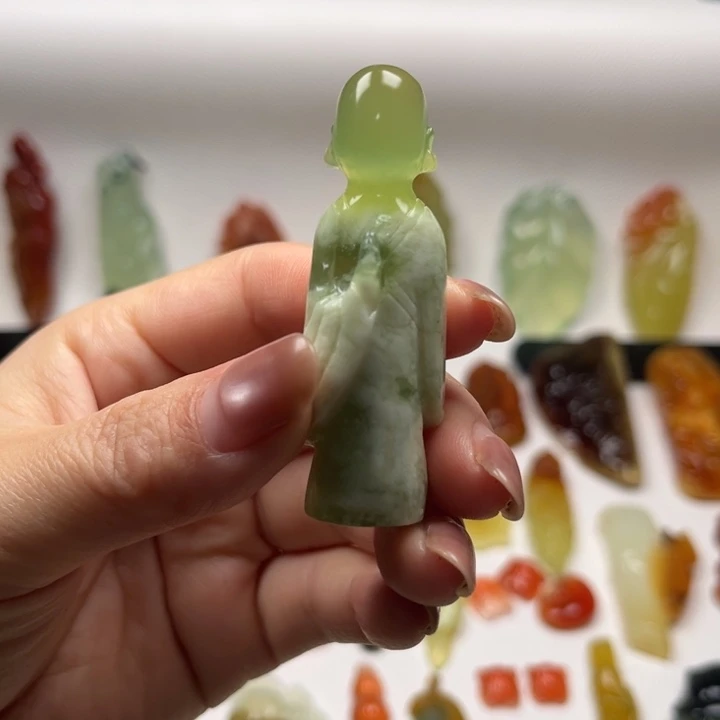 岫玉未镶嵌颈饰福利