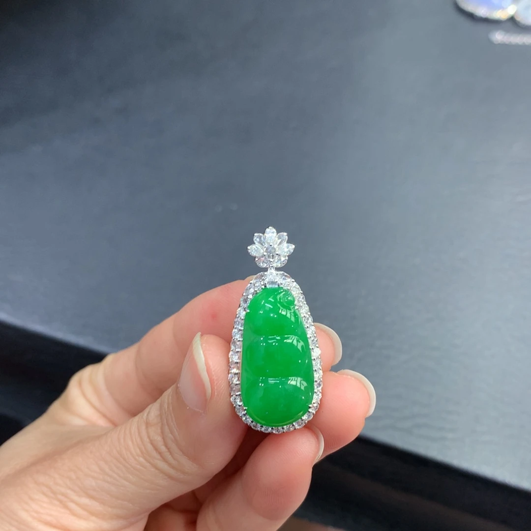 吊坠(不含链)18K金镶嵌翡翠