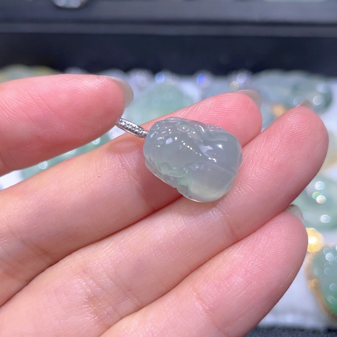 颈饰18K金镶嵌翡翠翡翠
