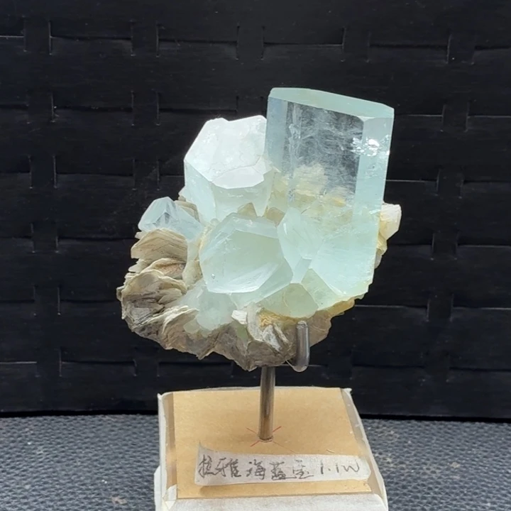 未镶嵌水晶摆件海蓝宝