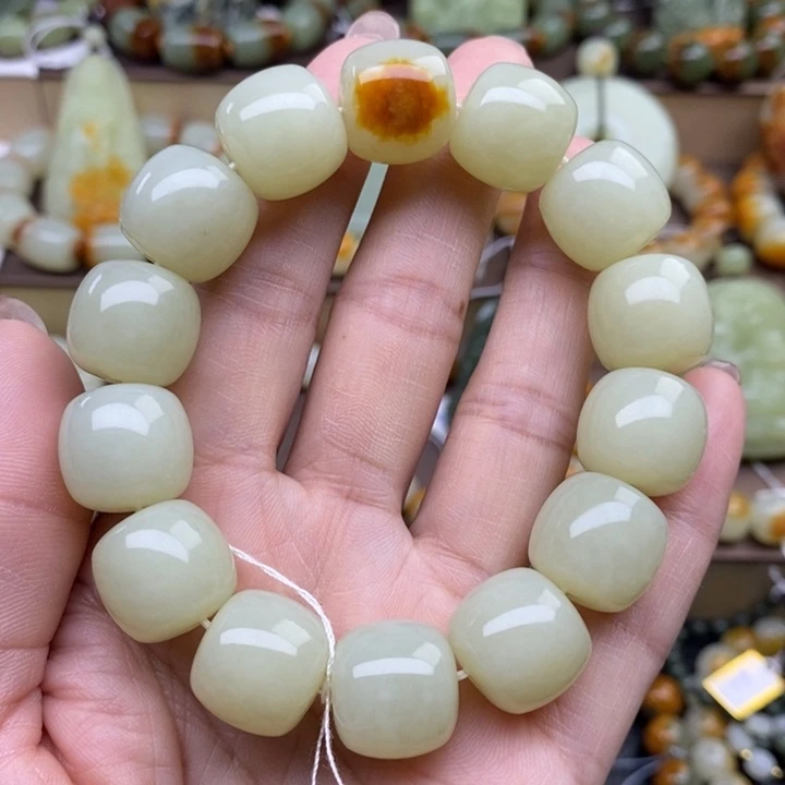 手串未镶嵌透闪石质玉5*6