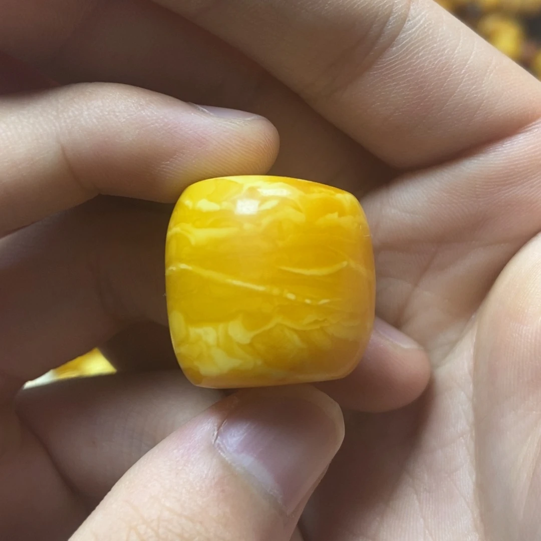 未镶嵌琥珀珠宝奇石