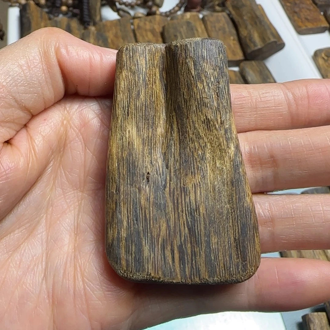 沉香碎屑沉香海南莺歌绿棋素牌11.6克