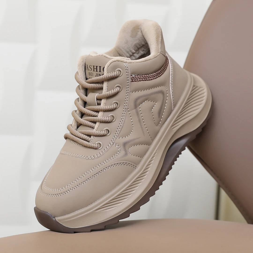 老北京布鞋女士妈妈保暖雪地靴加绒冬季棉靴棉鞋防滑透气加厚厚底