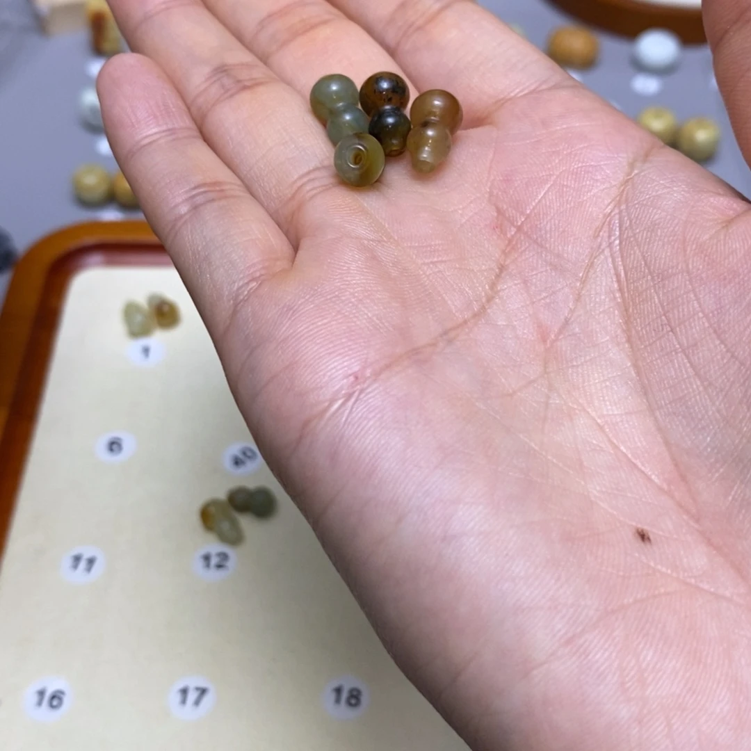 蛇纹石玉配饰合金山*