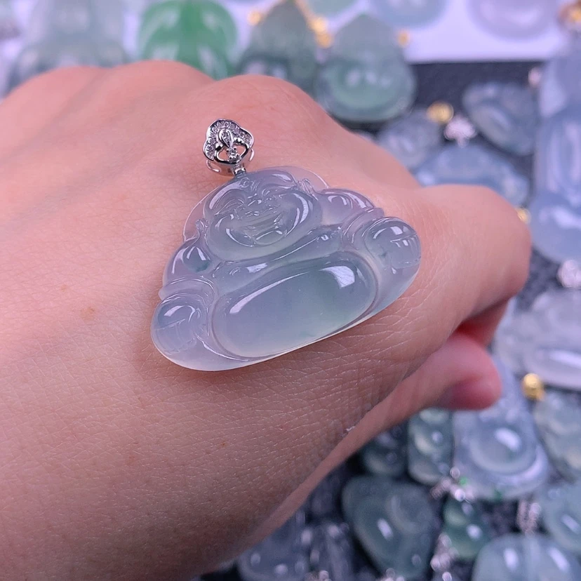 【闪购商品】颈饰18K金镶嵌翡翠祥*