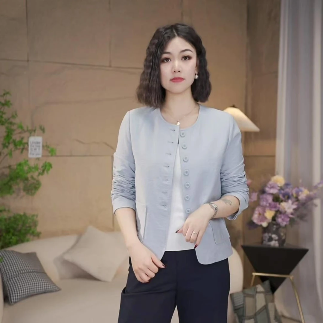 【依依推荐】新F25011秋冬季气质长袖轻奢纽扣口袋女士外套短款