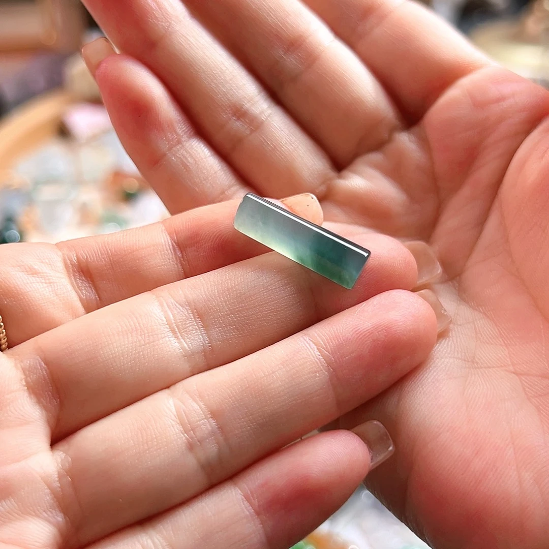 ****银翡翠未镶嵌颈饰翡翠