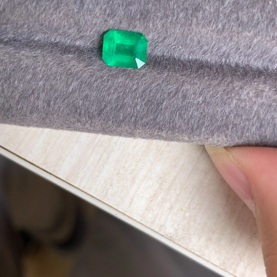 祖母绿裸石1.13 哥伦比亚 沃顿