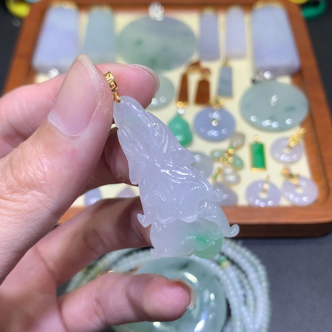 吊坠(不含链)18K金镶嵌翡翠