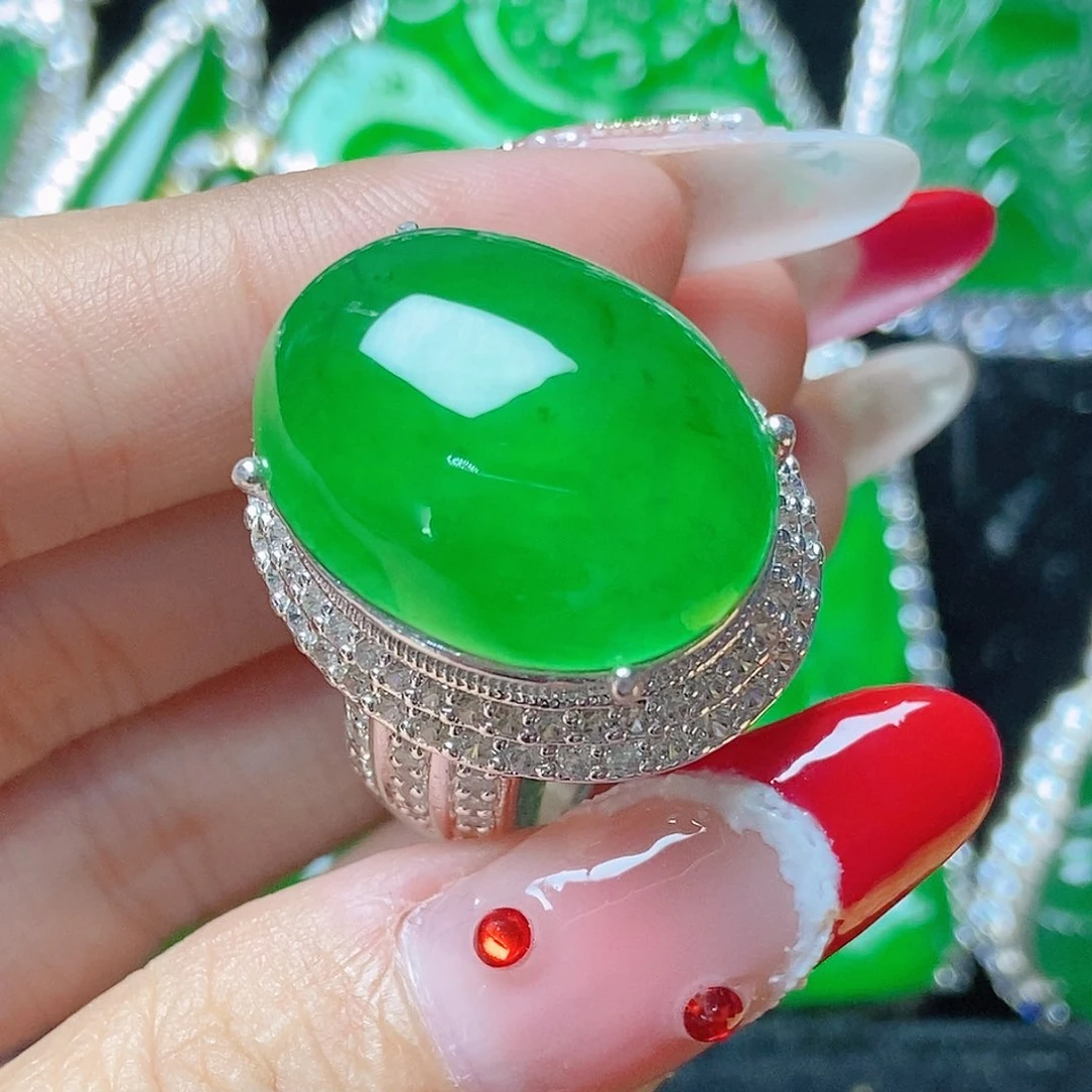 颈饰未镶嵌翡翠