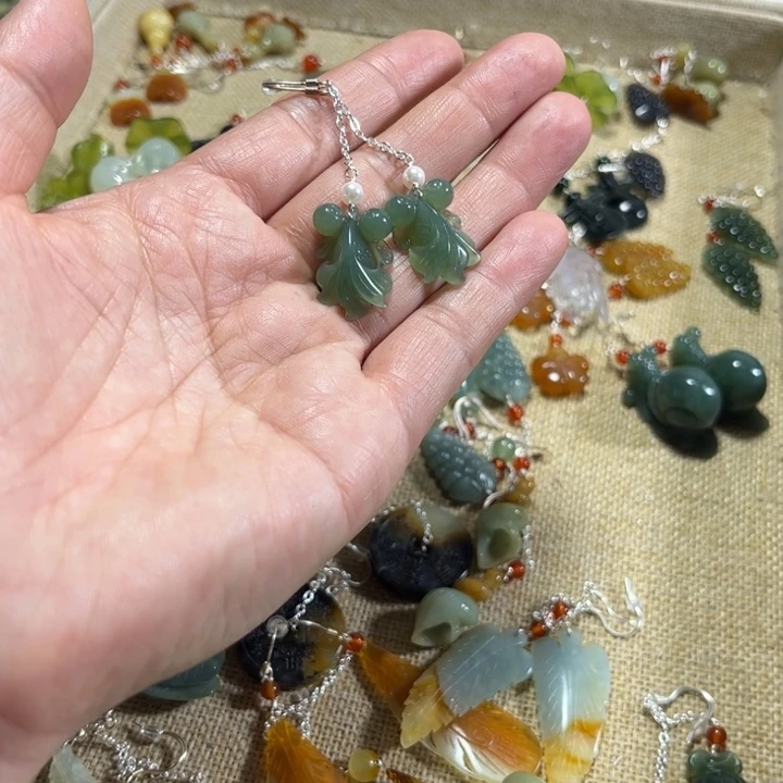 蛇纹石玉耳饰未镶嵌