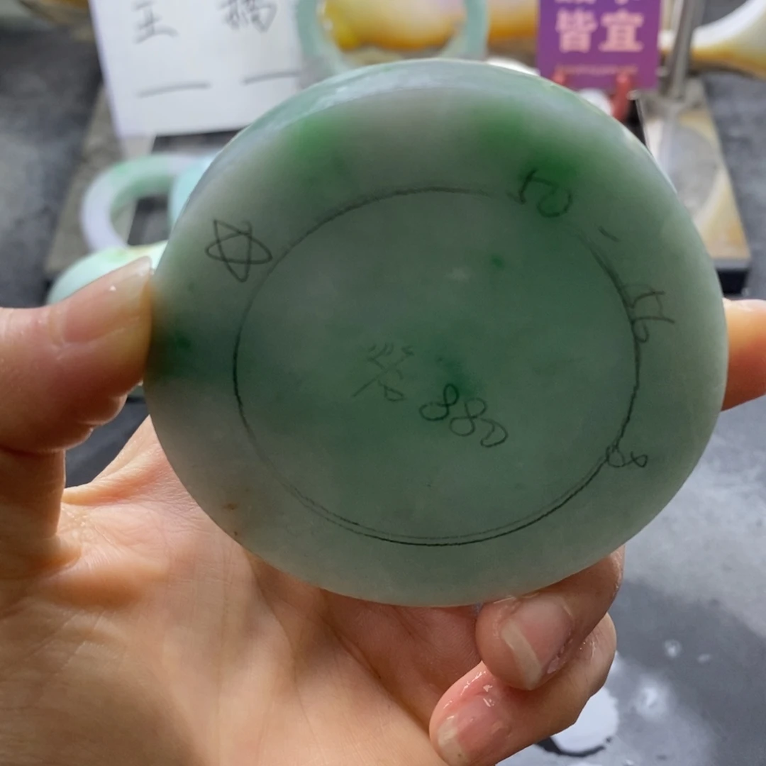 定制翡翠未镶嵌翡翠手镯