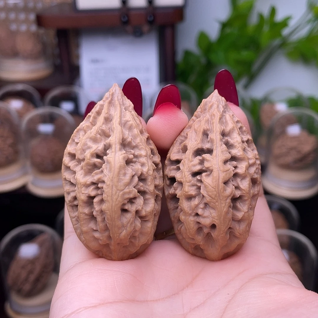 文玩核桃吊坠梅花刺