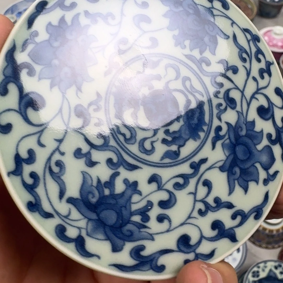 杯清釉青花缠枝莲盖置