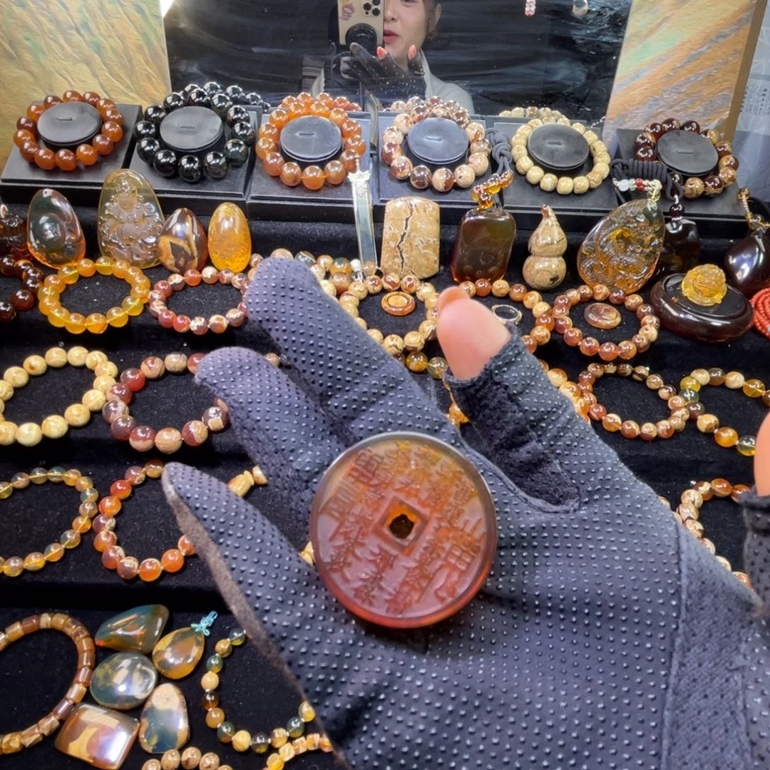 琥珀未镶嵌手串山鬼