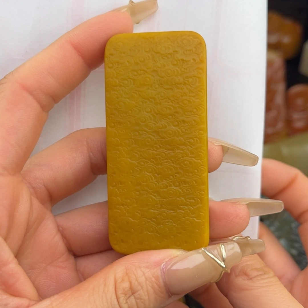 石英质玉未镶嵌黄蜡石吊坠逸*