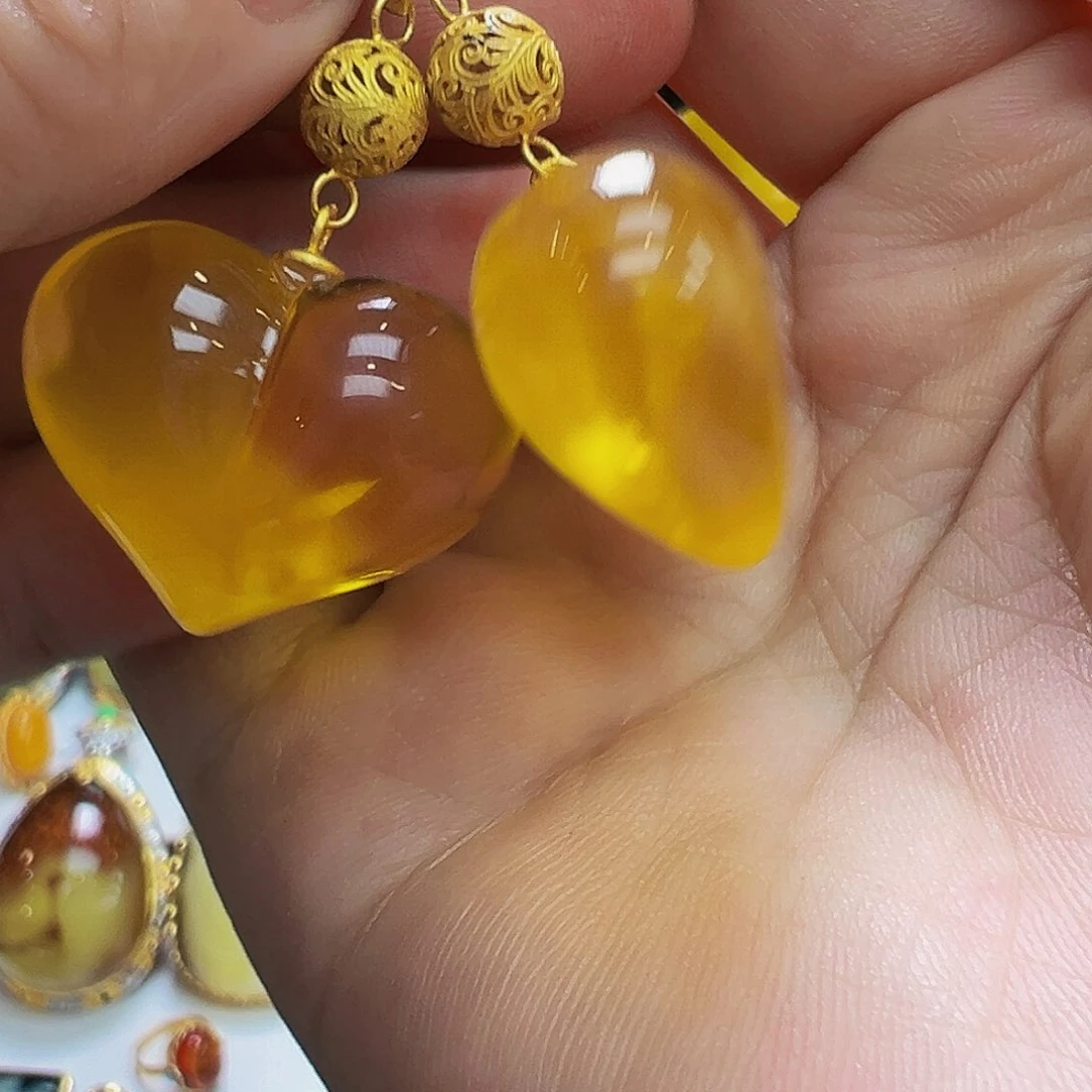 未镶嵌琥珀珠宝奇石