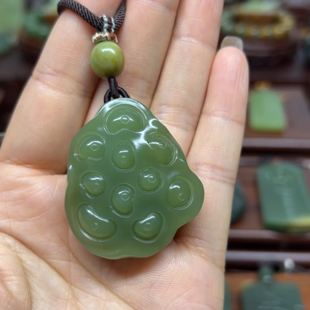【闪购商品】颈饰未镶嵌岫岩老玉（透闪石质玉）永*莲蓬
