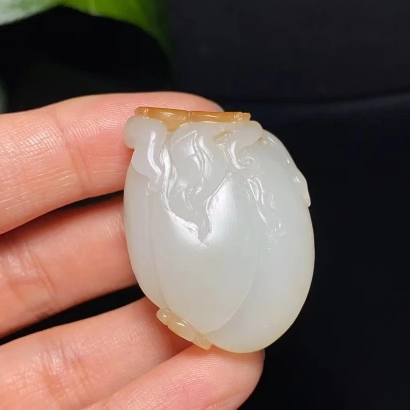 新疆和田玉白玉挂件挂坠吊坠寿桃27.9克