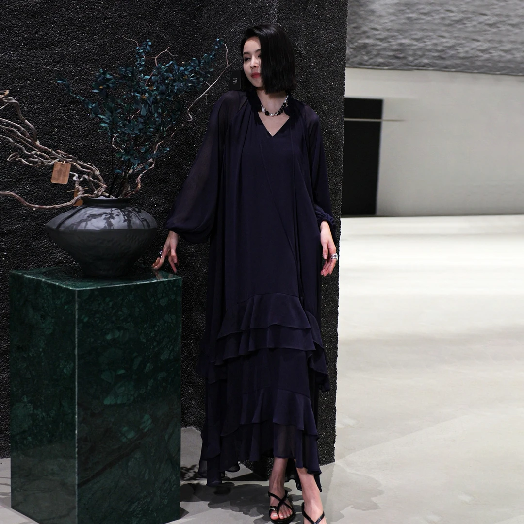 溶溶【法式美人】RONGRONG法式木耳领立体收腰剪裁层次感连衣裙W238