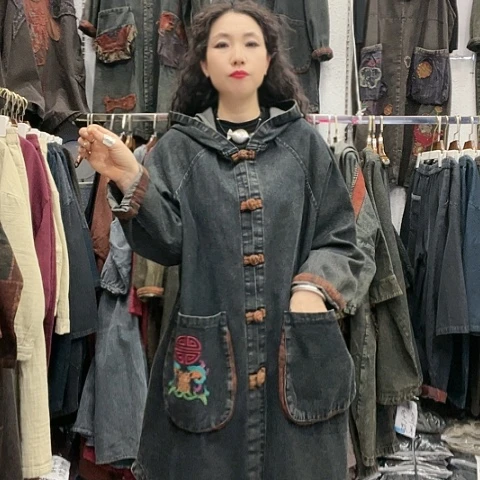 刺绣招财猫连帽外套