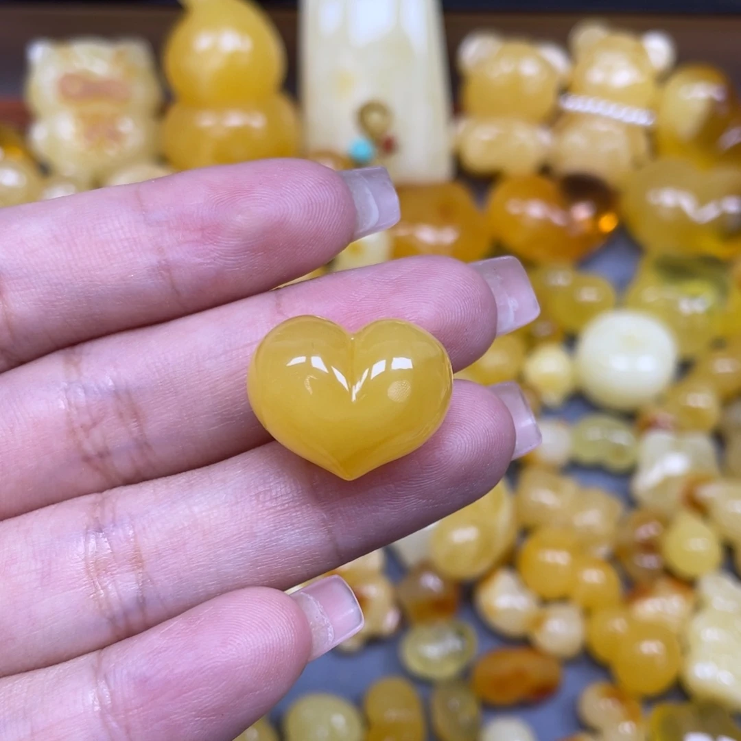 琥珀未镶嵌珠宝奇石