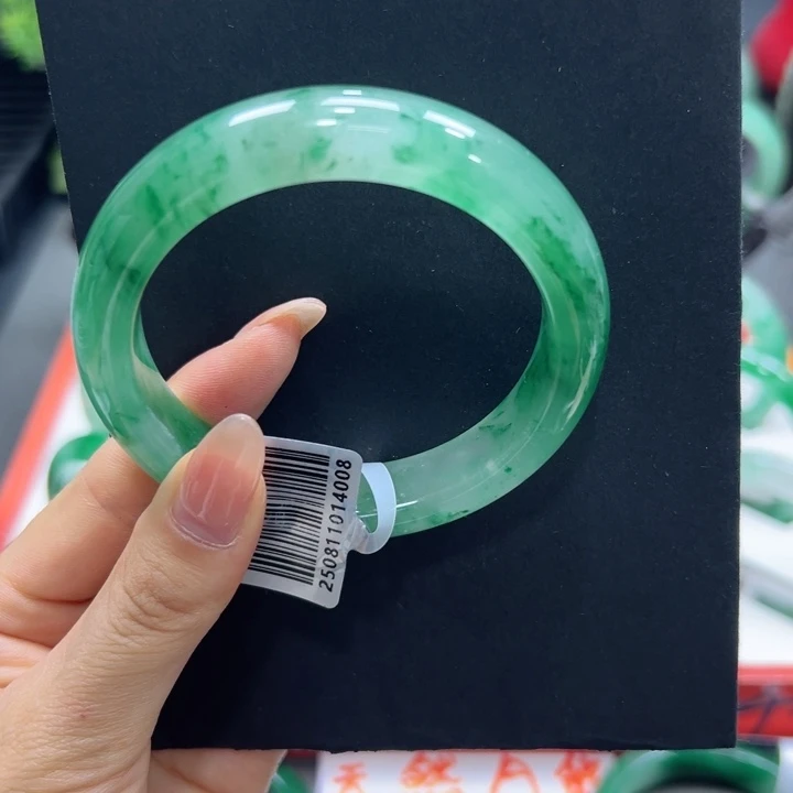 未镶嵌手镯石英质玉（非洲翠）