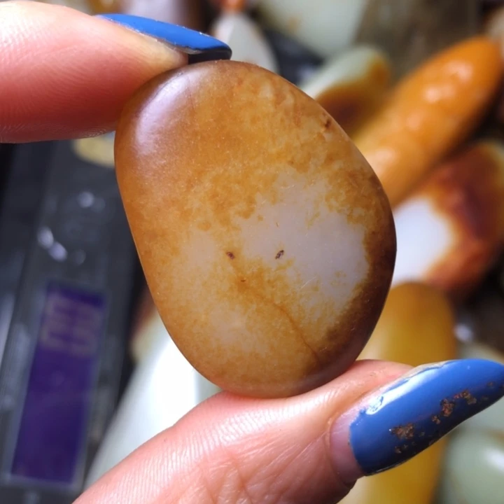 和田玉未镶嵌珠宝奇石