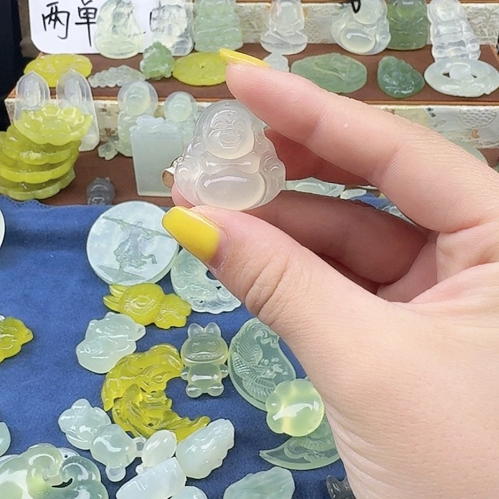 蛇纹石玉未镶嵌颈饰