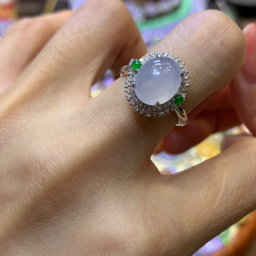 颈饰18K金镶嵌翡翠